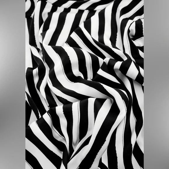 Disturbia Paranormal Oversized Shirt Size US 4 / UK 8 - Picture 10 of 10